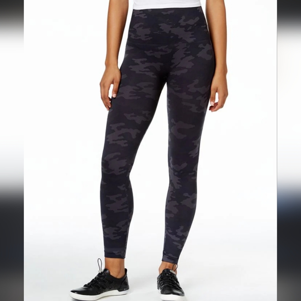 SPANX Look At Me Now Seamless Black Camo Leggings SzS/P Women
